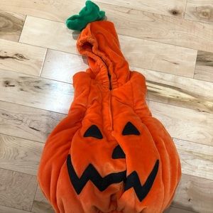 Old Navy baby pumpkin Halloween costume 3-6 months